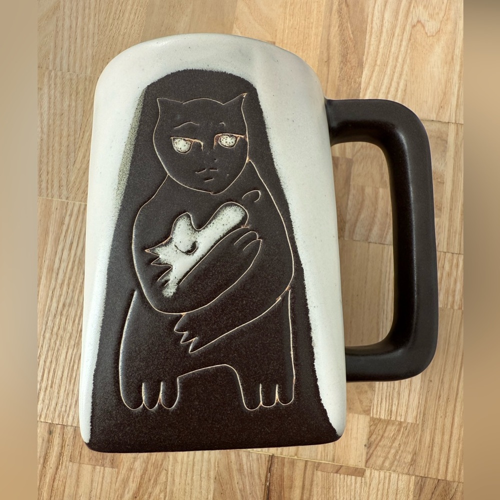 Mara of Mexico Stoneware square-bottom coffee mug with a playful cat design - Picture 2 of 7